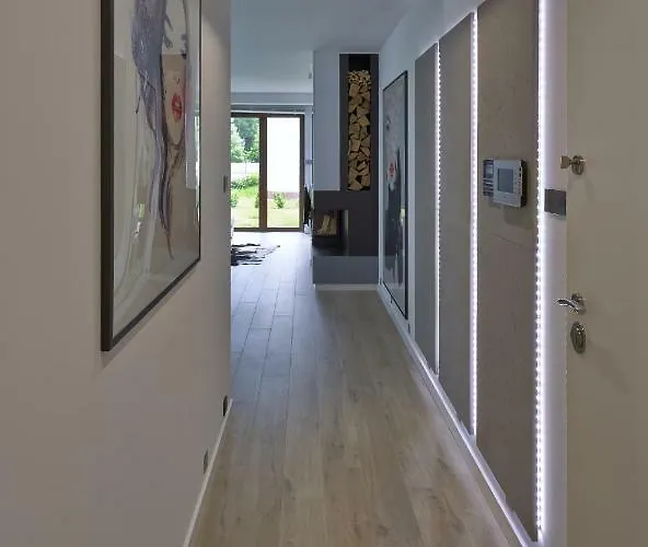 Baltica Z Ogrodkiem - W Ustronnym Miejscu Tuz Przy Plazy アパート ロゴボ