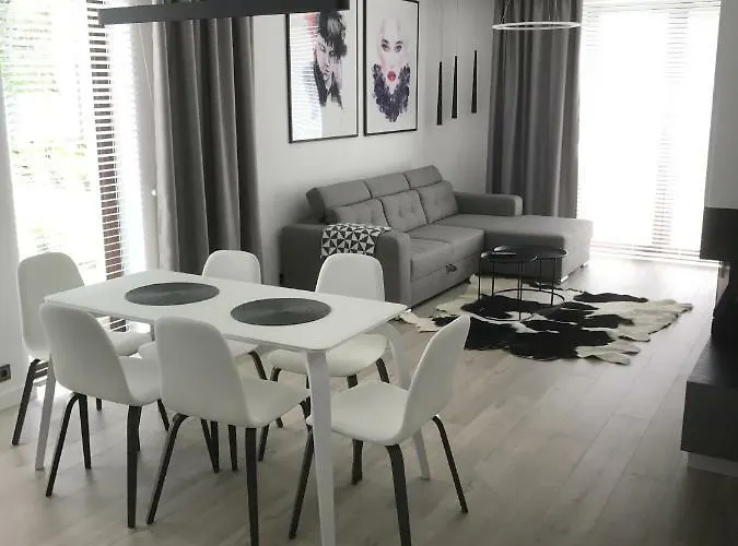 アパート Baltica Z Ogrodkiem - W Ustronnym Miejscu Tuz Przy Plazy ロゴボ